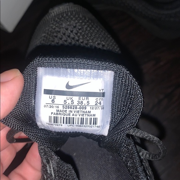 Running shoes - Picture 4 of 4